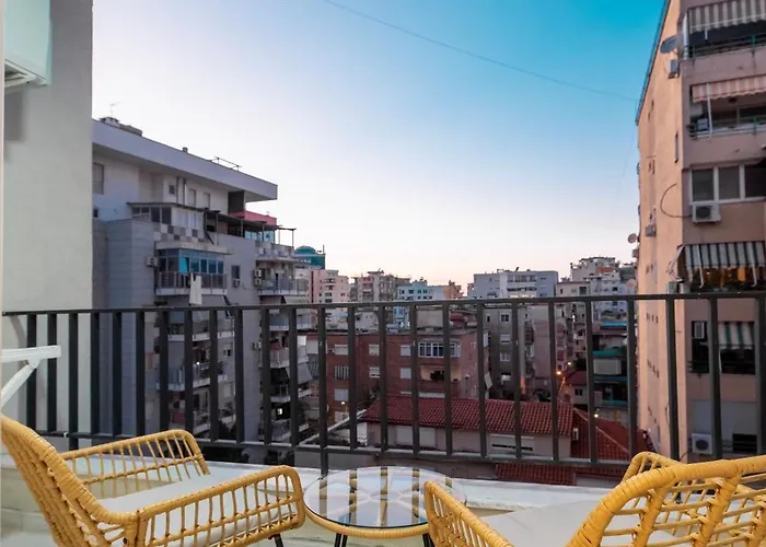 Modern 2br At New Bazaar - * تيرانا