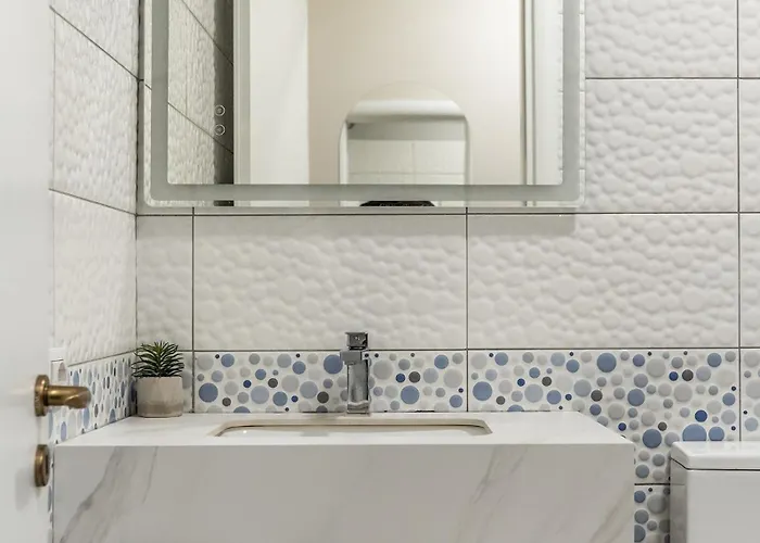 Modern 2br At New Bazaar - تيرانا