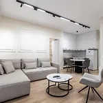 Modern 2br At New Bazaar - Appartamento Tirana